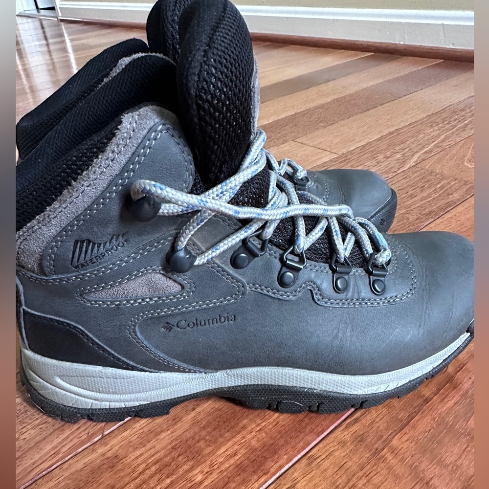 Columbia Waterproof Charcoal and Black Hiking Boots 8.5 women’s